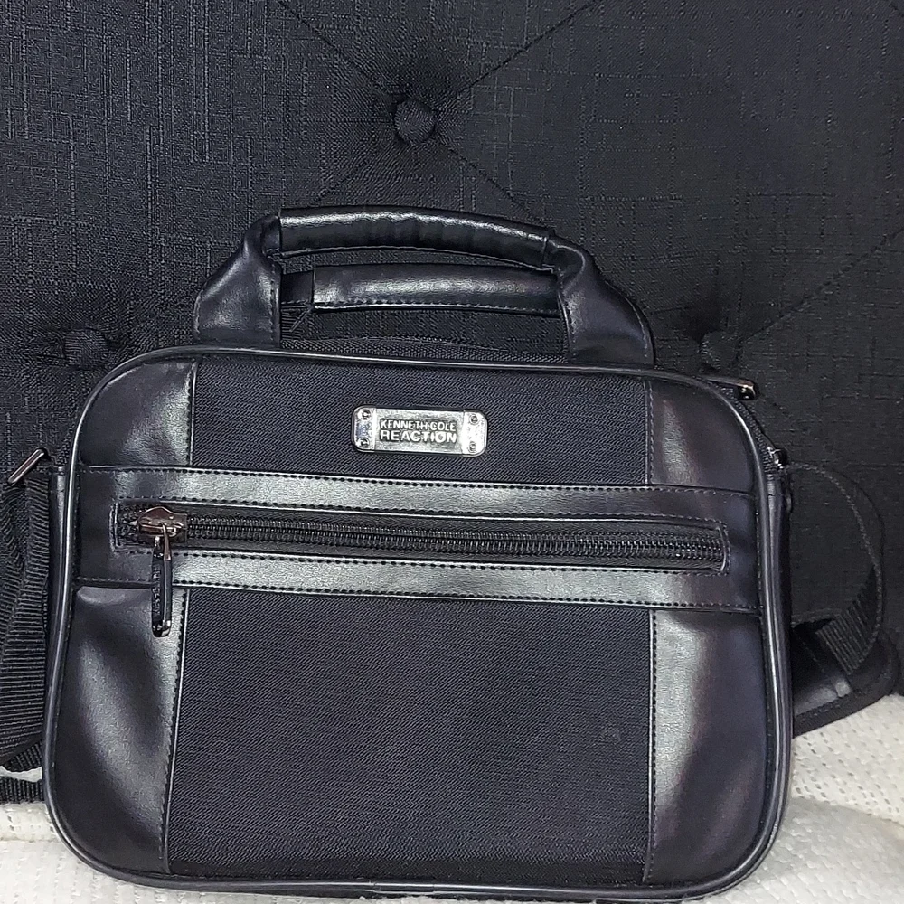 Vintage Kenneth Cole Reaction Black R-Tech Case Tablet iPad
